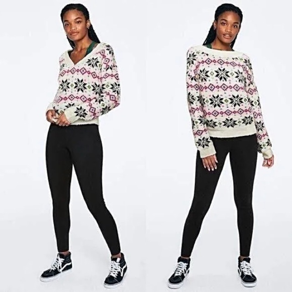 VS PINK Reversible Snowflake Fair Isle V-Neck Sweater NWT